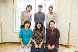 エンゼル保育園のスタッフ6名