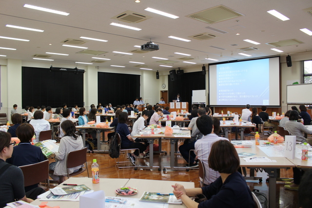 地域連携の会「見える事例検討会」の様子1