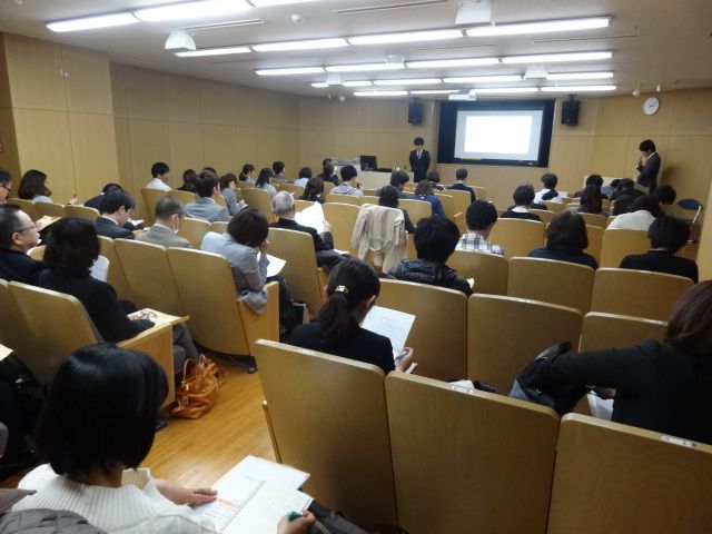 精神障がい者の就労支援、講演の様子