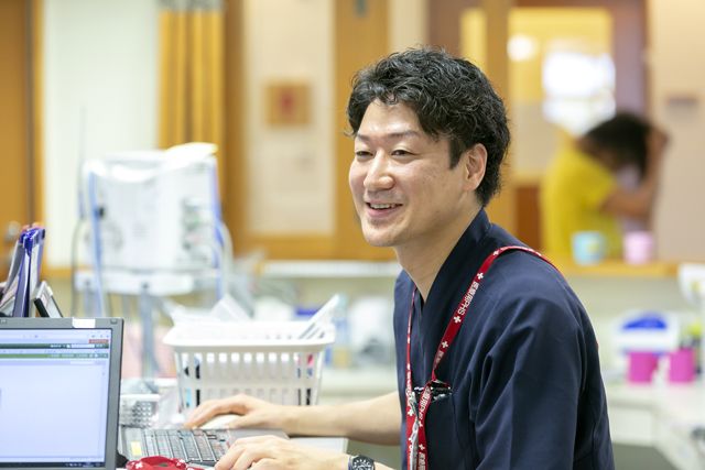 油山病院、男性看護士のポートレート1