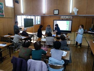 出前講座「健康寿命をのばすヒント」の様子