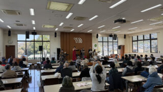 公民館行事「歌謡コンサート」を油山病院開催