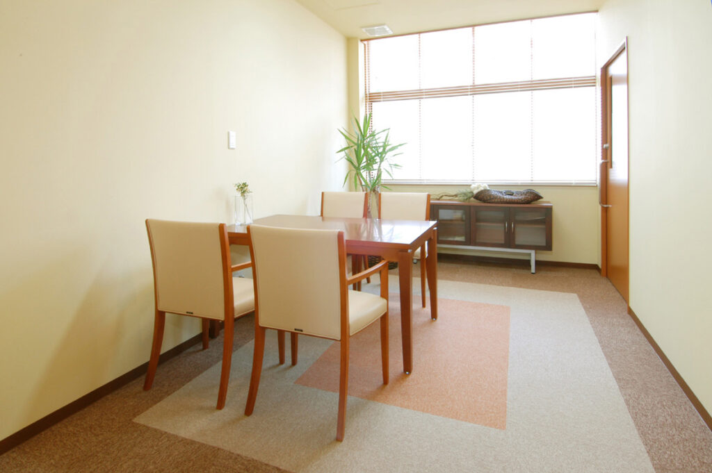 精神外来診察室